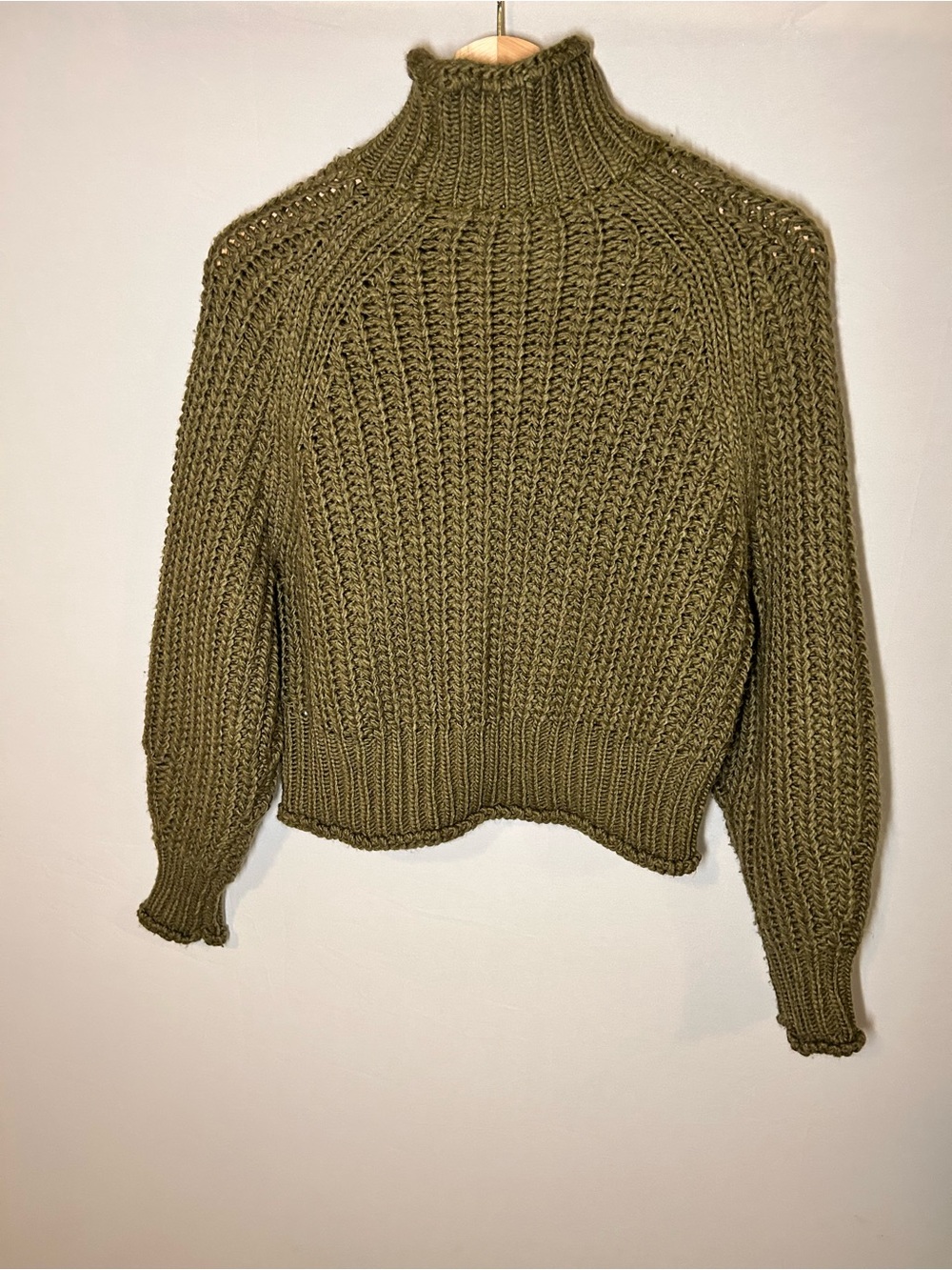 H&M Wool Blend Chunky-Knit Cropped Batwing Sweater in Olive Green- Size XS - Picture 5 of 5